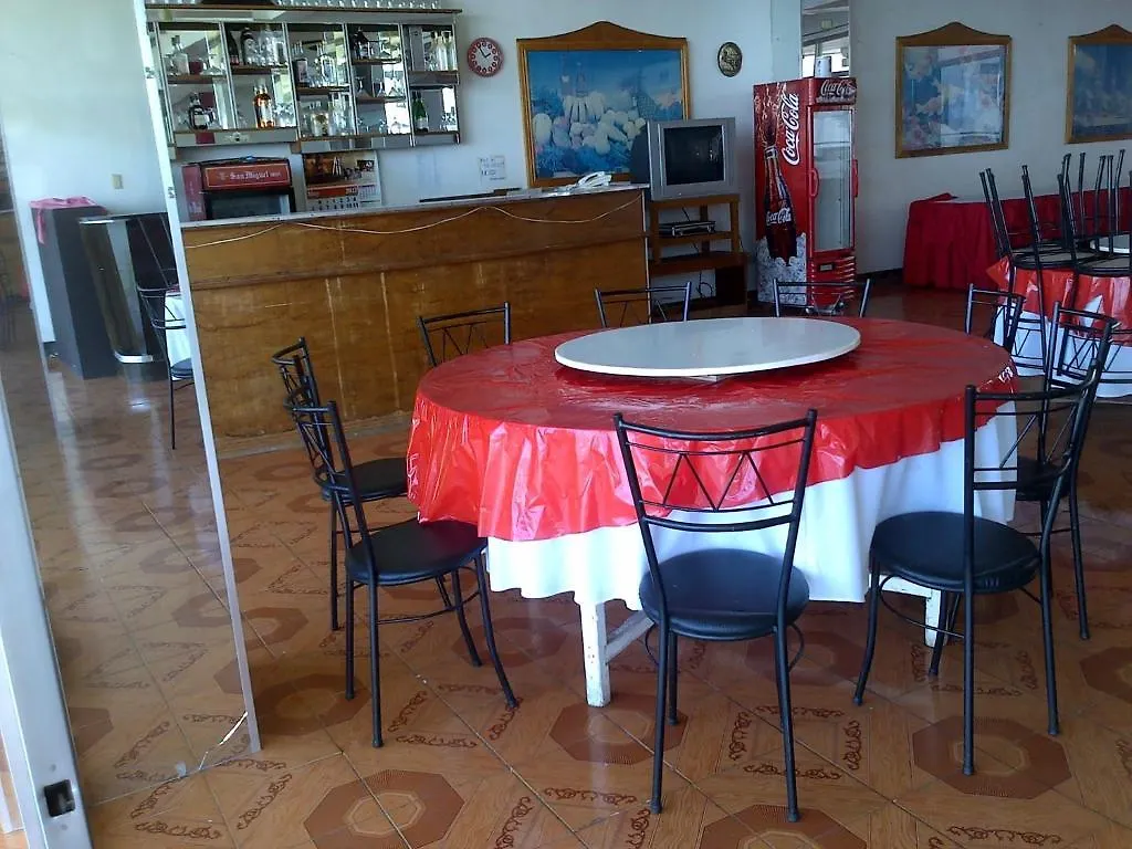 Ladaga Inn & Restaurant Panglao 2*,